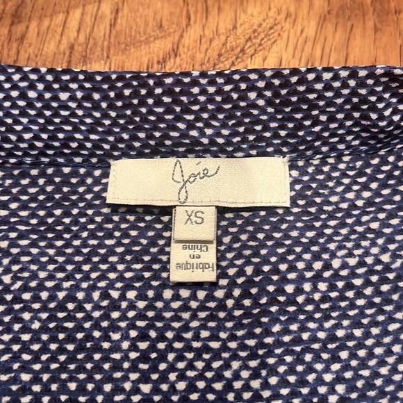 Joie Woman’s Silk Blue Top Size XS - Picture 4 of 7